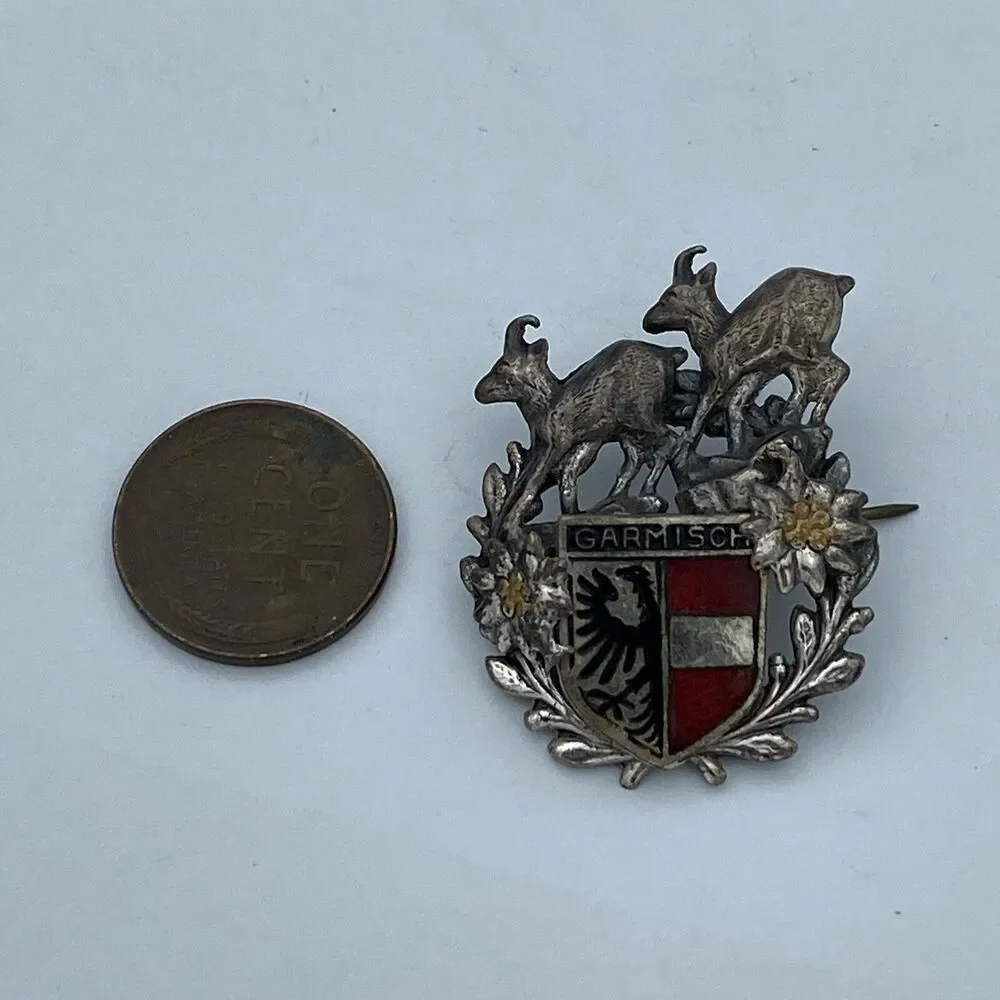 Silver Tone Vintage Garmisch Collectible Germany Crest Souvenir Pin